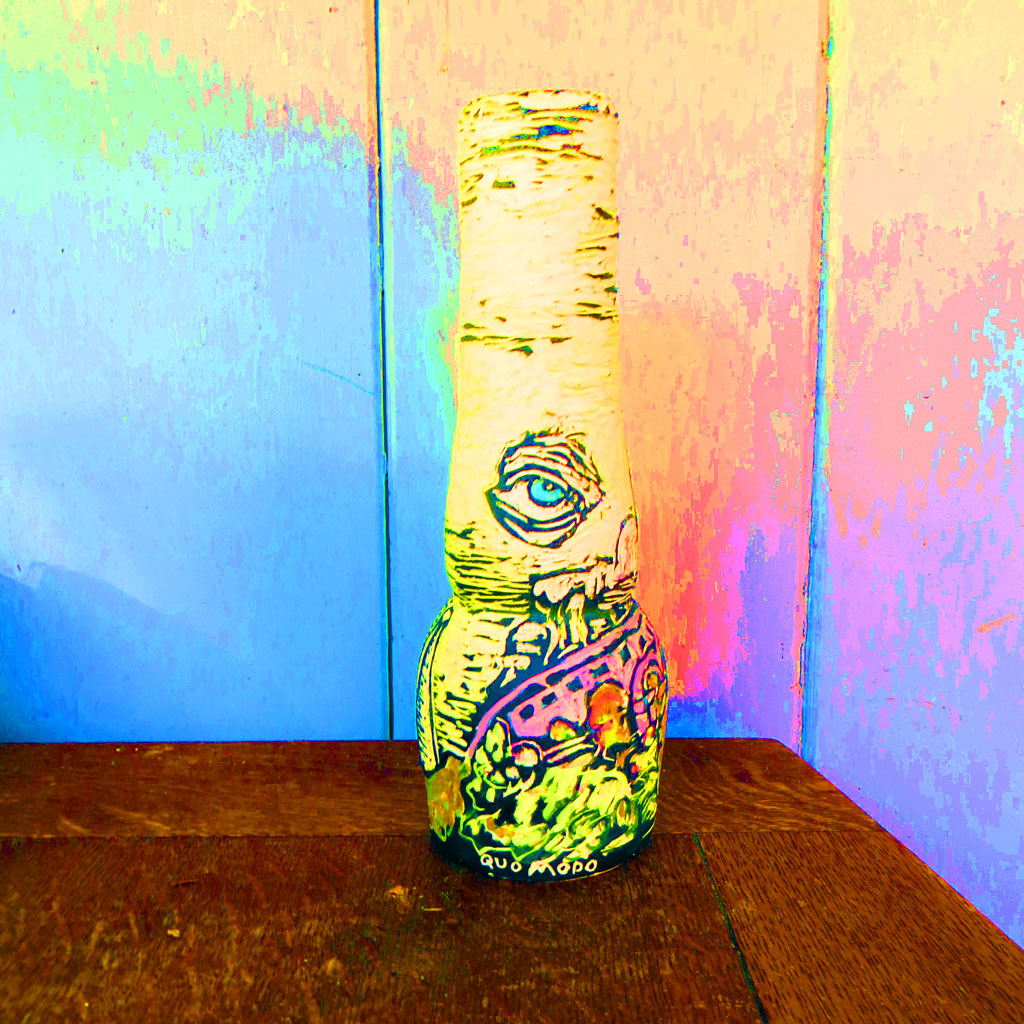 ceramic vase with sgraffio